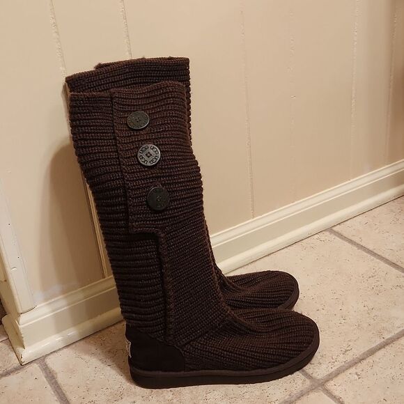 Ugg Women's Classic Cardy Brown Knit Winter Boots Size 9 - Picture 1 of 9
